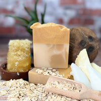 Dog Shampoo Bar - Gold Honey and Oat - Pipkin and Bella